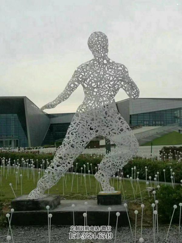 镂空李小龙雕塑制造，街景小品，铁艺人物雕塑优价
