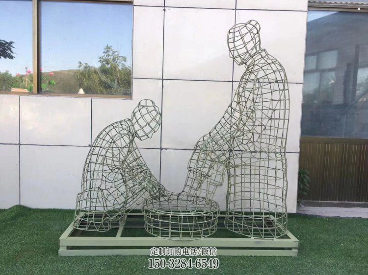 镂空洗脚雕塑制作，园林装饰，铁艺孝道人物雕塑
